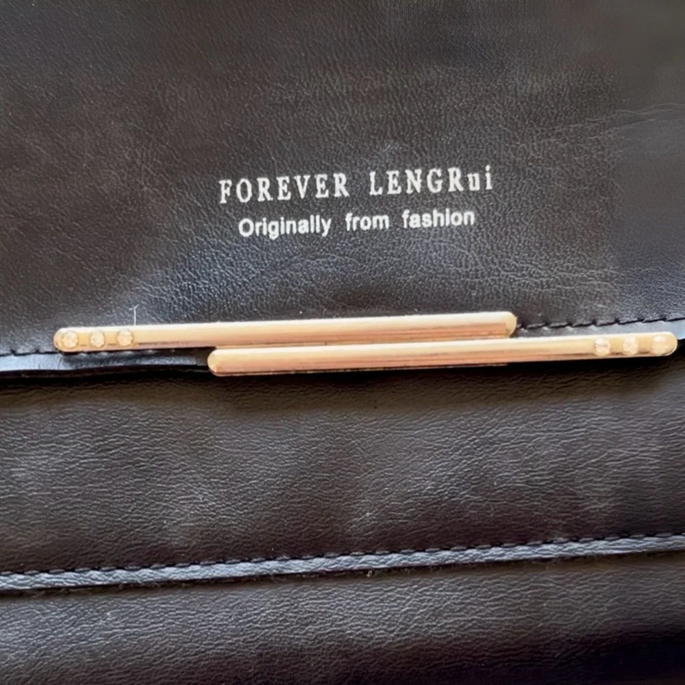 Elegant Black Crossbody Wallet Bag - Picture 13 of 13
